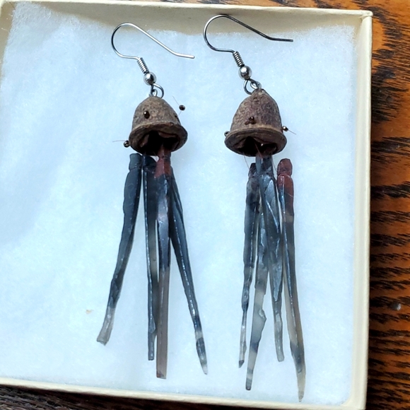 Earings - Picture 4 of 7